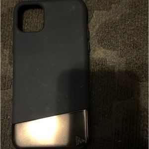 This case has been used only twice. I got another case two days afterwards.